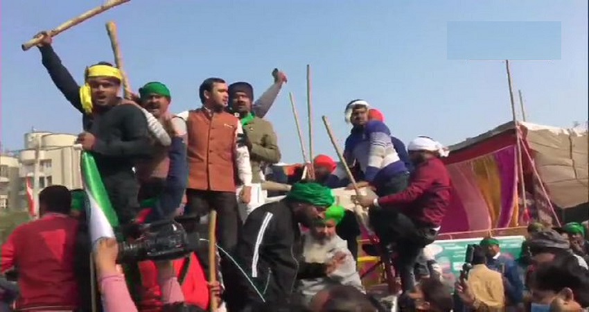 किसान आंदोलन: टीकरी बॉर्डर पर शराब के पैसों के विवाद में युवा किसान की पीट-पीट कर हत्या किसान आंदोलन: टीकरी बॉर्डर पर शराब के पैसों के विवाद में युवा किसान की पीट-पीट कर हत्या